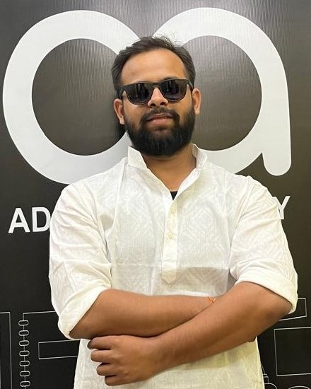 Deepak Yadav - Physics Teacher